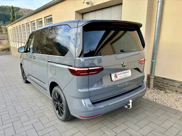 Car image 32