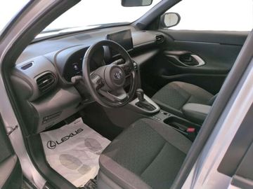 Car image 11