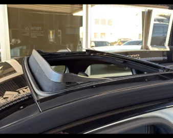 Car image 32