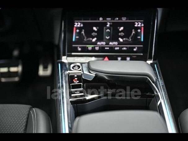 Audi Q8 50 quattro e-tron S-line 300 kW image number 25