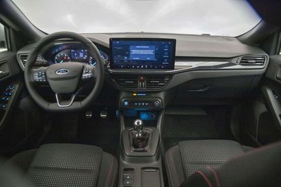 Car image 19