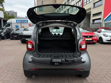 Car image 32