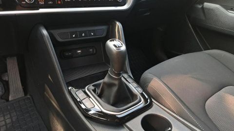 Car image 26