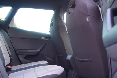 Car image 38