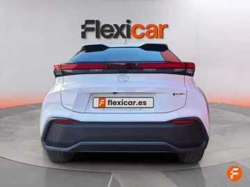 Car image 5