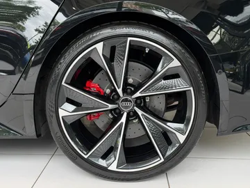 Car image 29