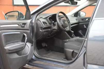 Car image 30