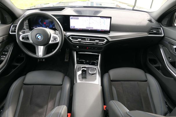 BMW 330 e Touring 215 kW image number 6