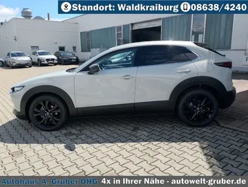 Car image 21