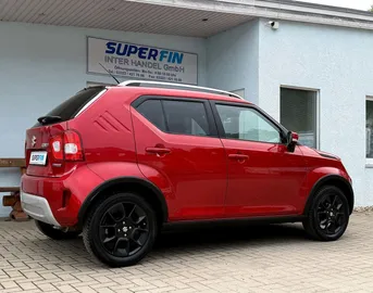 Car image 4