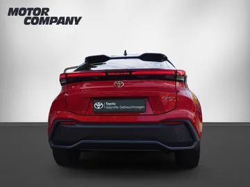 Car image 4