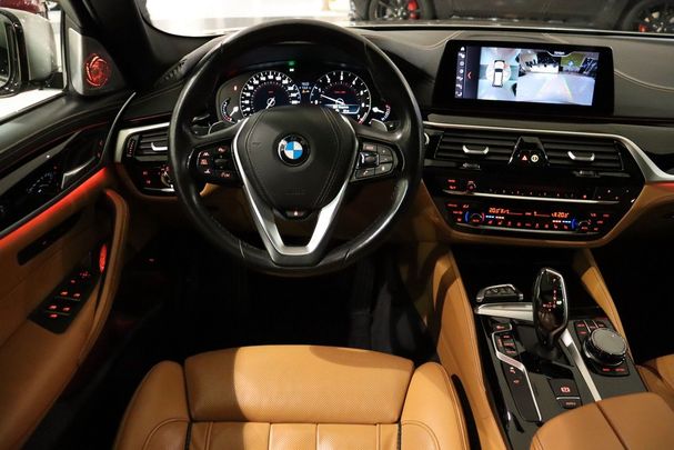 BMW 540i Touring xDrive 250 kW image number 25