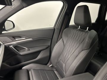 Car image 40