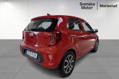 Car image 3