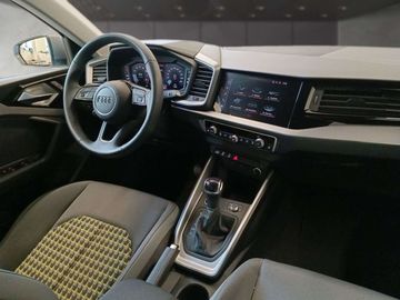 Car image 14