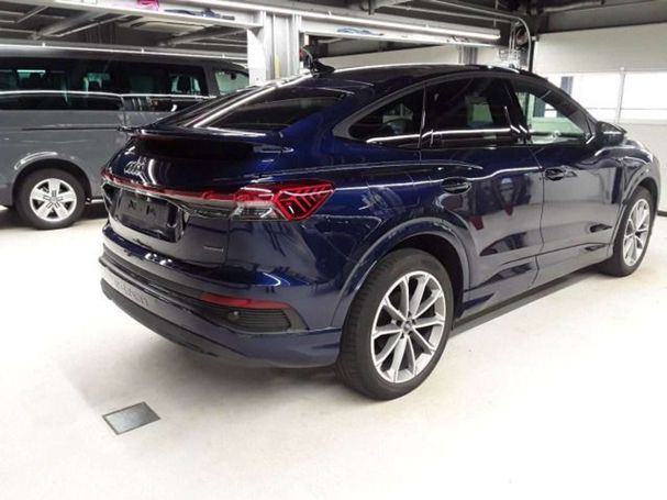 Audi Q4 45 quattro e-tron 210 kW image number 2