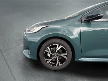 Car image 9