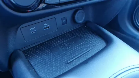 Car image 29