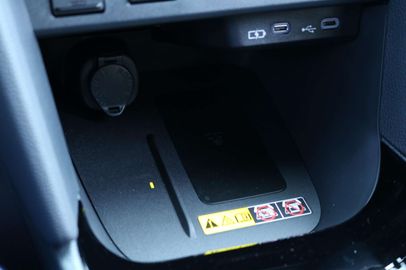 Car image 33