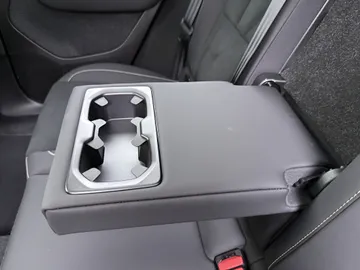 Car image 39