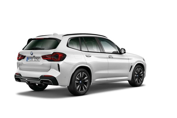 BMW iX3 M Sport 210 kW image number 2