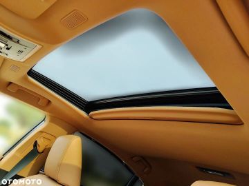 Car image 40