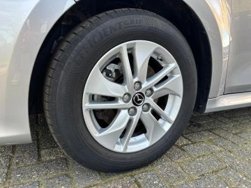 Car image 36