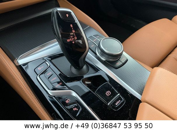 BMW 545 e xDrive 290 kW image number 11