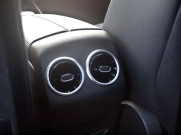 Car image 37