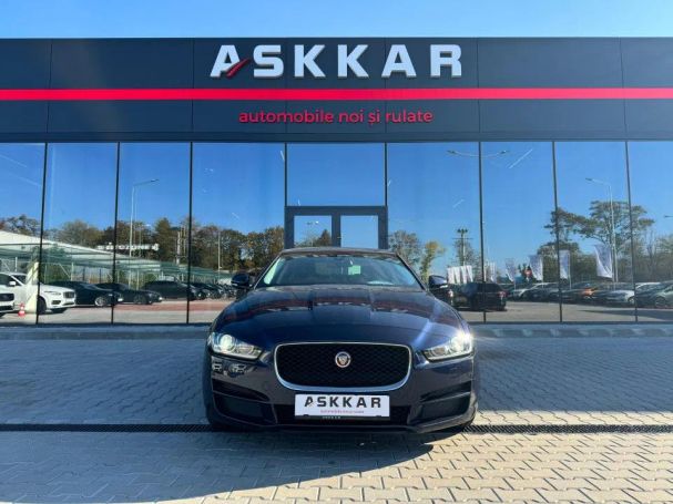 Jaguar XE 132 kW image number 3