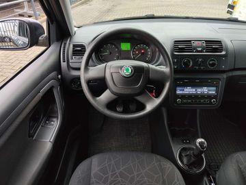 Car image 14