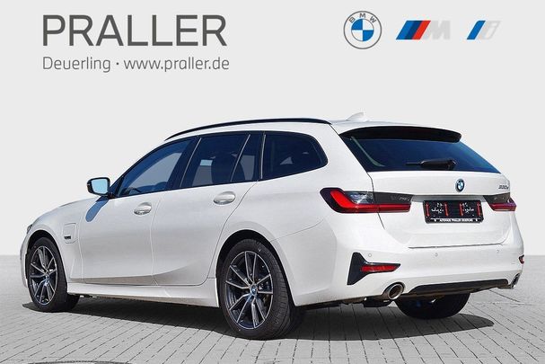 BMW 330 e Touring Sport Line 215 kW image number 4