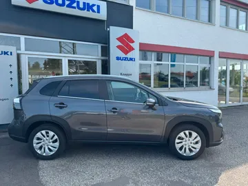 Car image 4