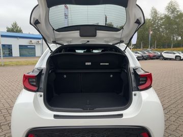 Car image 13