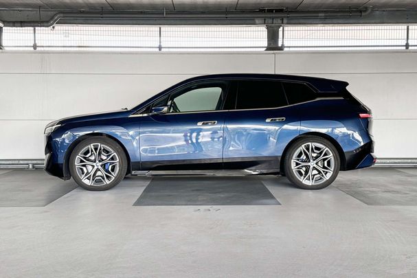 BMW iX xDrive50 385 kW image number 4