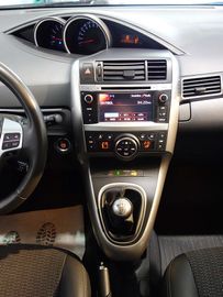 Car image 37