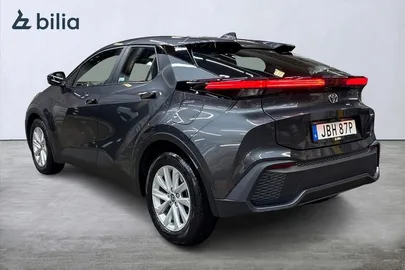 Car image 4