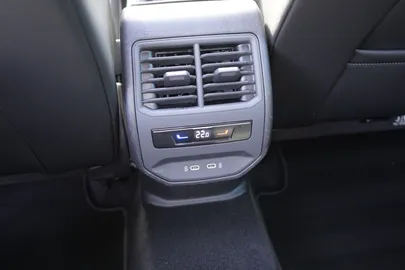 Car image 33