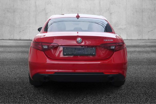 Alfa Romeo Giulia 2.0 Turbo AT8 148 kW image number 6