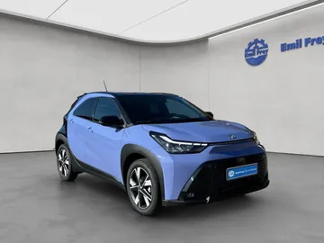 Car image 2