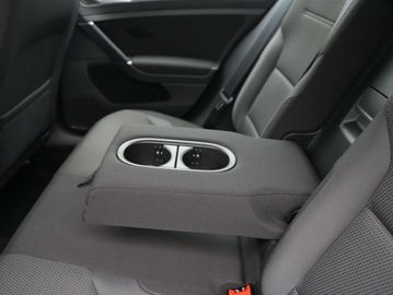 Car image 38