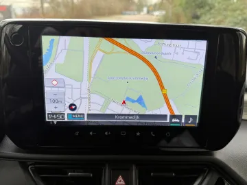 Car image 35
