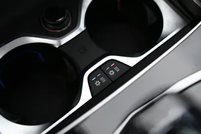 Car image 37