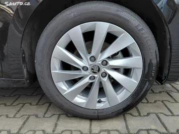 Car image 34