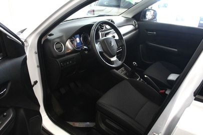 Car image 9