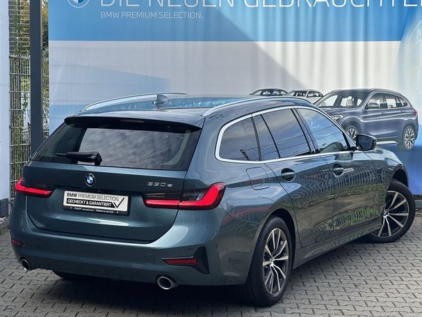 BMW 330e Touring 215 kW image number 2