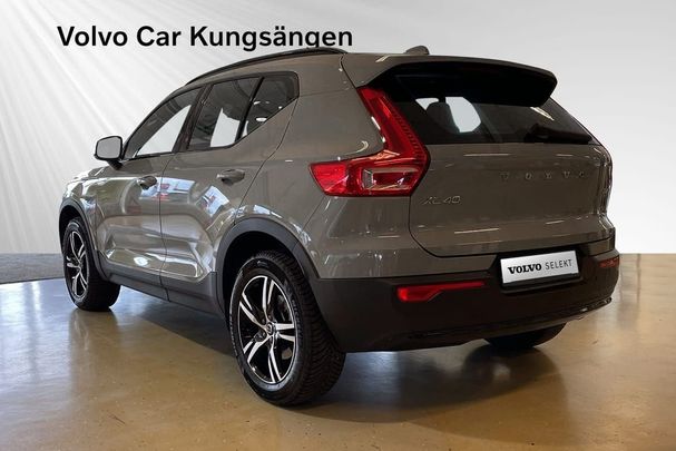 Volvo XC40 B4 Plus Dark 147 kW image number 3