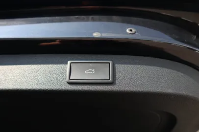 Car image 35