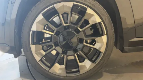 Car image 36