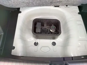 Car image 33
